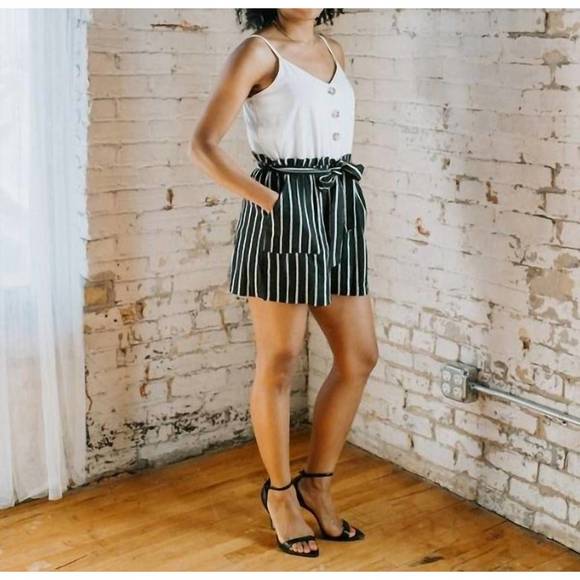 Outfit Ideas Black And White Paperbag Shorts Lily Rose Pants